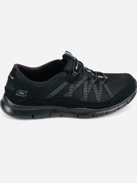 Skechers Other - Skechers Women’s Gratis Strolling Sneakers in Black size 9